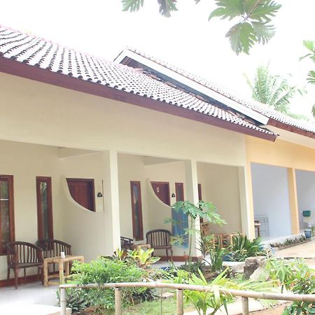 Join Homestay Kuta  Luaran gambar