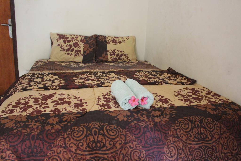 Join Homestay Kuta  Luaran gambar