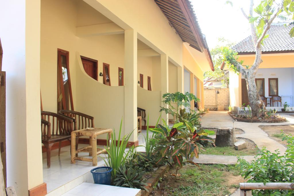 Join Homestay Kuta  Luaran gambar